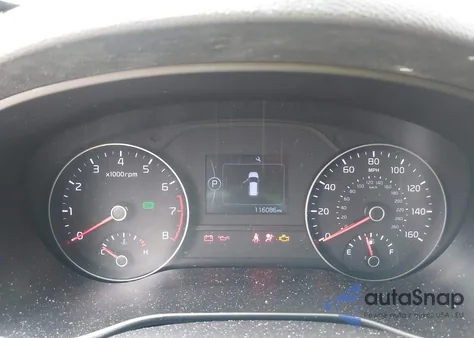 2018 Kia Sportage Lx z USA, uszkodzony, nr VIN KNDPM3AC9J7455273